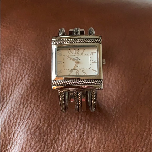 B2GOFREE 🍭Silver cuff bracelet watch - Picture 3 of 7